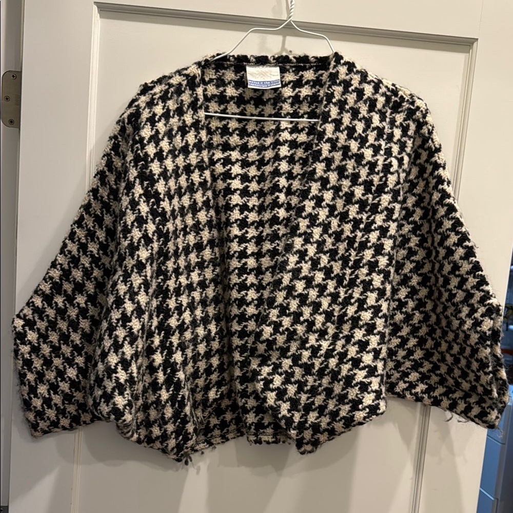 Chic Houndstooth Wool Blazer